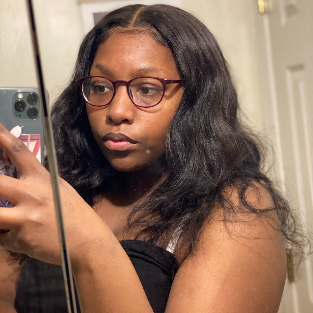 Meet your Posher, Courtney